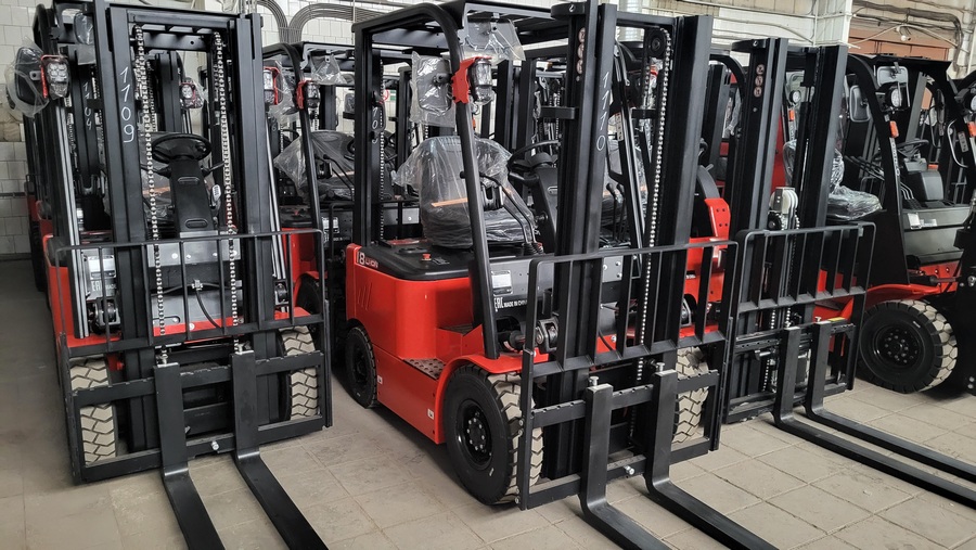 Тест-драйв складской техники на нашем складе в Саратове